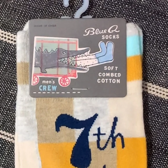 Blue Q "7th grader for life" Men's Crew Socks Yellow Blue Teacher Gift Novelty - Picture 2 of 3